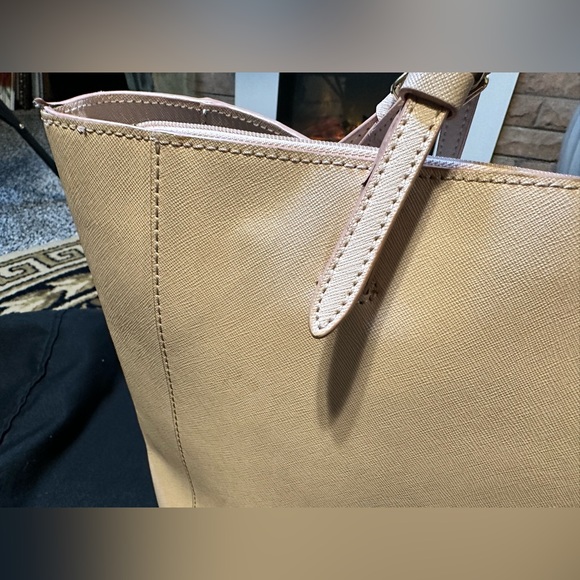 Tory Burch blush pink large tote. Beautiful used condition. No damage or odors. - Picture 10 of 11